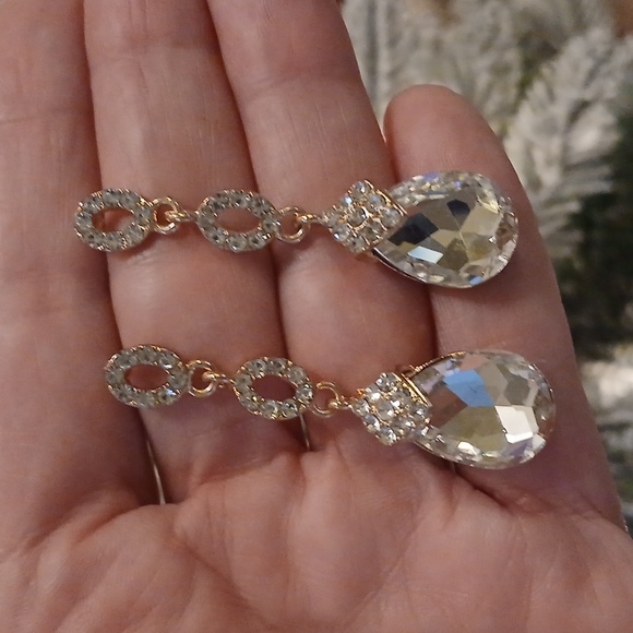 New Saks Fifth Avenue Gold And Crystal Cocktail Drop Earrings - Picture 9 of 17